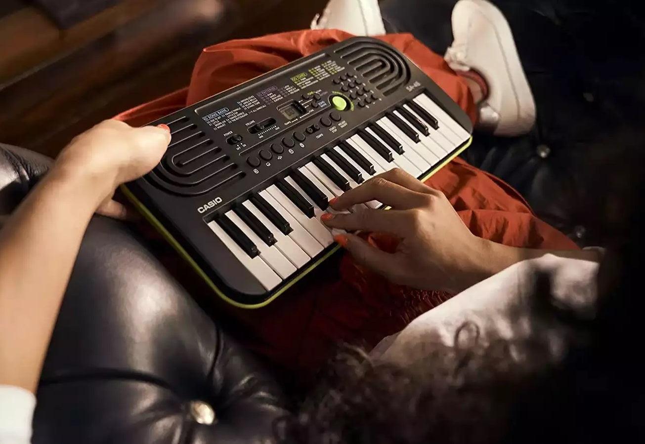 Top 5 Picks Portable Keyboards for Beginners in 2024 - MusicMajlis