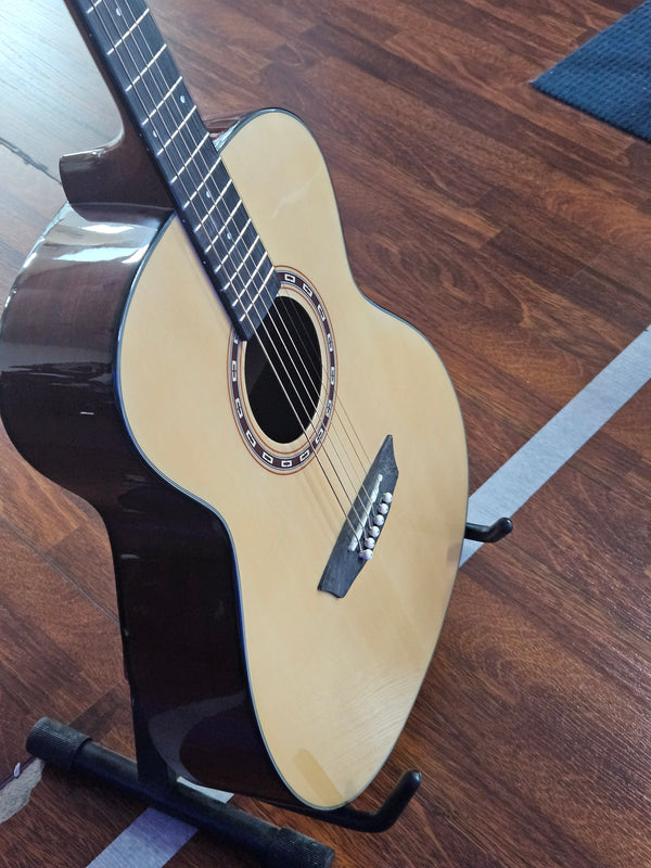 Washburn AD5CEPCACK شبه صوتي الغيتار 41 'Dreadnought مع حقيبة ، اختيارات ، حزام غير طبيعي