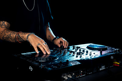 dj-spins-and-mixes_009f07f4-e06e-4d80-82ef-117f582b1e98 - MusicMajlis