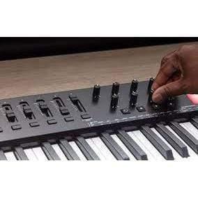 M-Audio Oxygen 61 (MKV) USB MIDI Controller - MusicMajlis