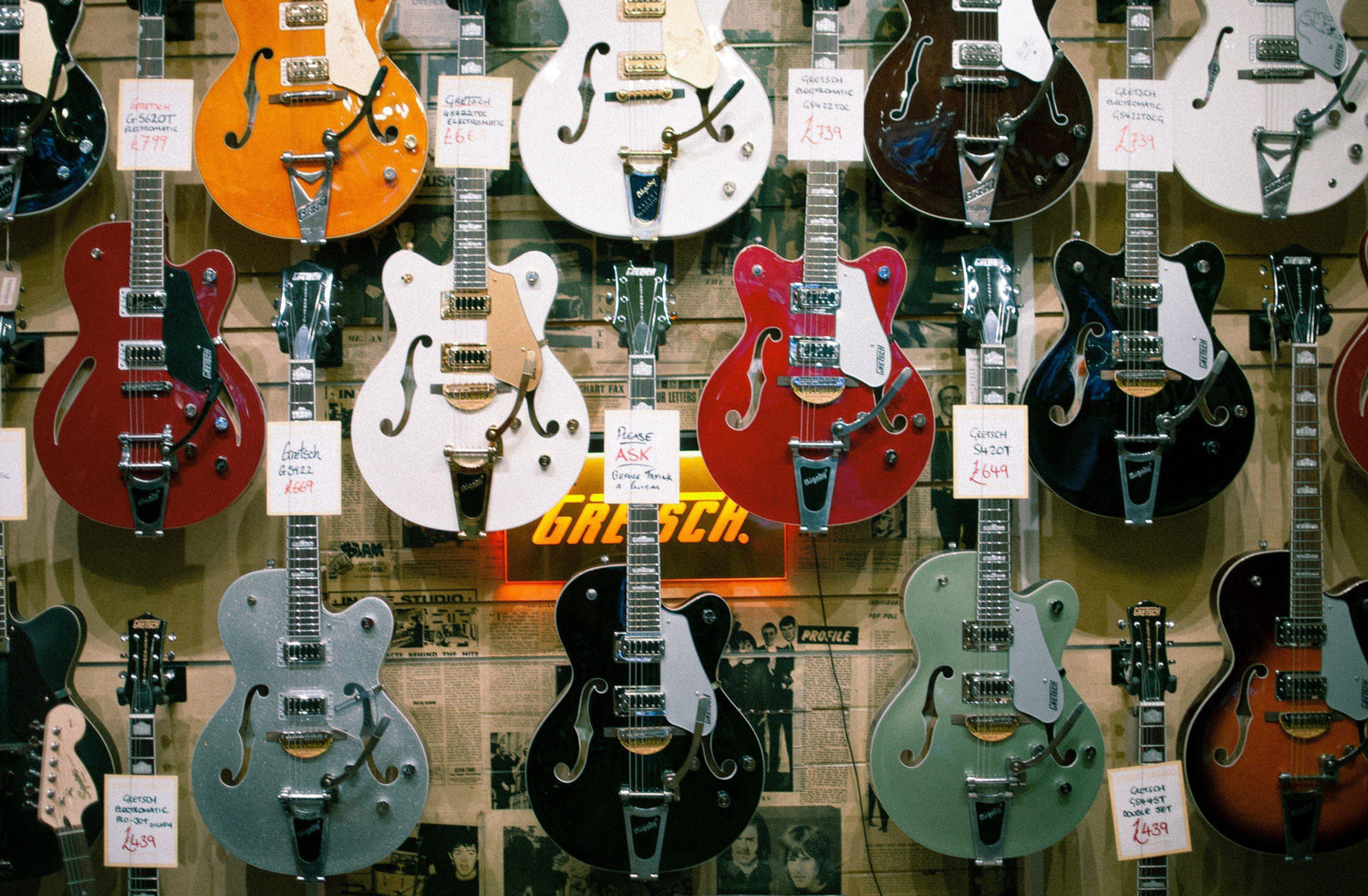 A Simple Guide to Buying Your First Guitar - MusicMajlis