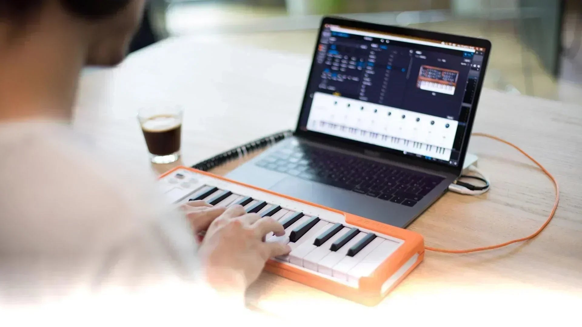 Top 5: MIDI/USB Keyboard Controllers for Beginners in 2025 (25-key) - MusicMajlis