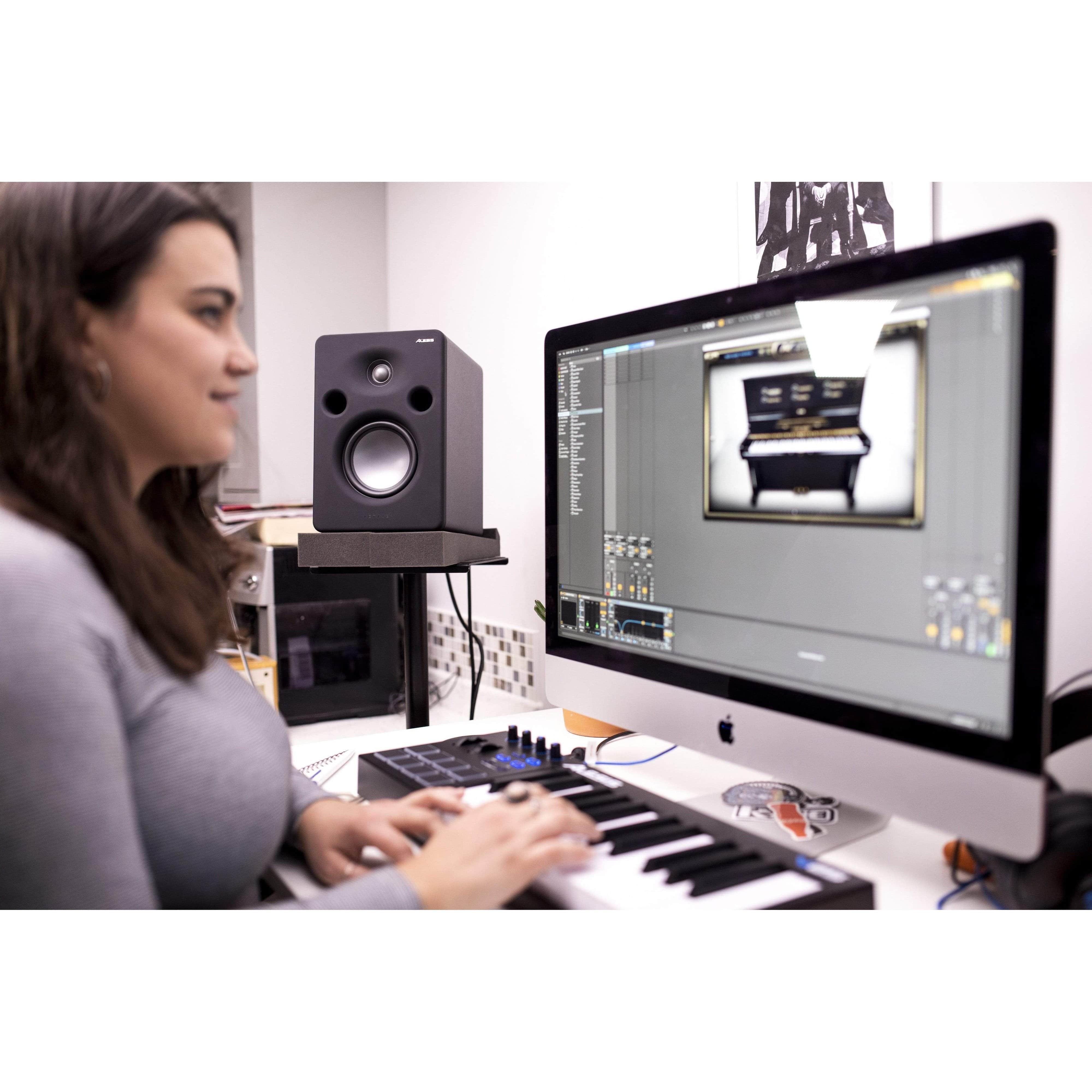 Alesis M1 Active MK3 Studio Monitor Speaker (One Pcs) - MusicMajlis