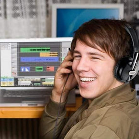 Behringer U-Phoria Studio Recording/Podcasting Bundle - MusicMajlis