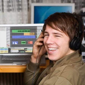 Behringer U-Phoria UMC404HD Audio Interface - MusicMajlis